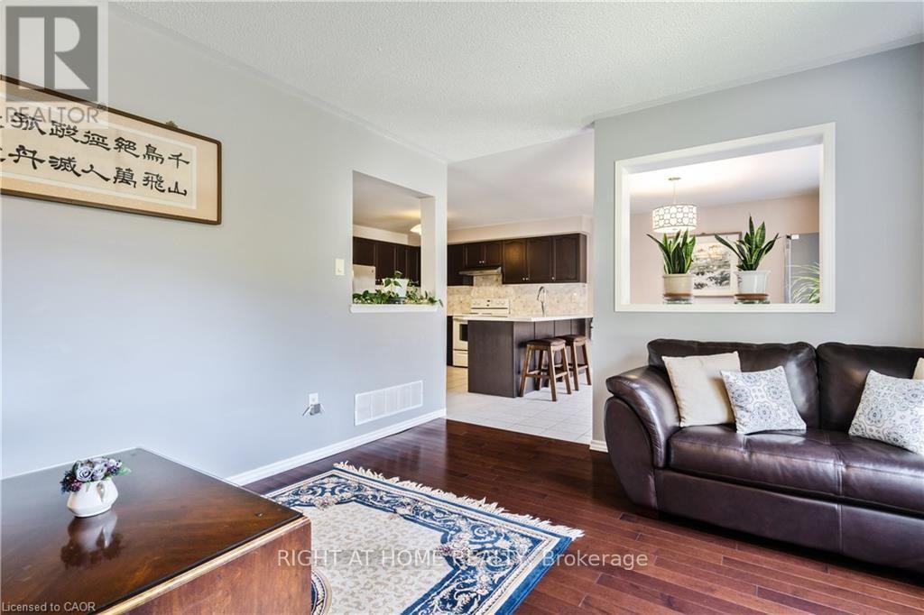 106 MOORE CRESCENT - 22