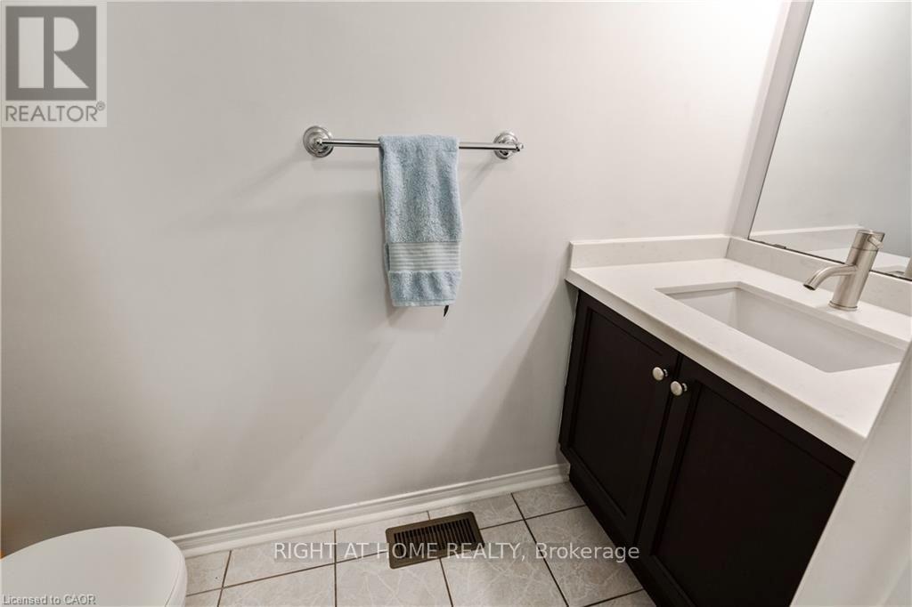 106 MOORE CRESCENT - 24