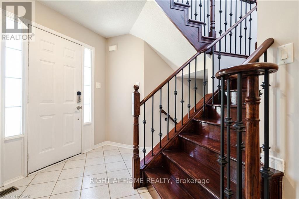 106 MOORE CRESCENT - 8