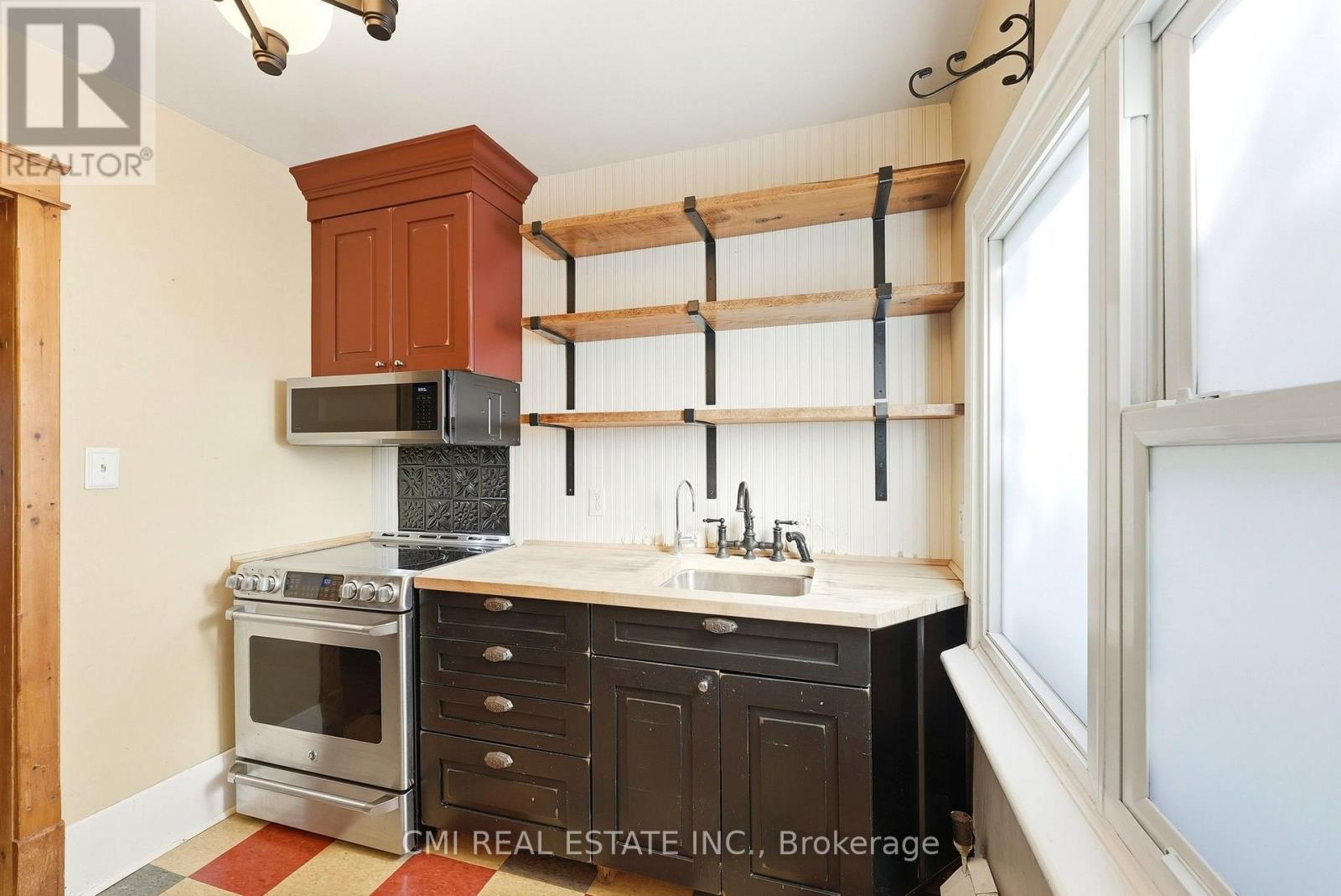 132 Base Line Road East, London South, ON photo 16