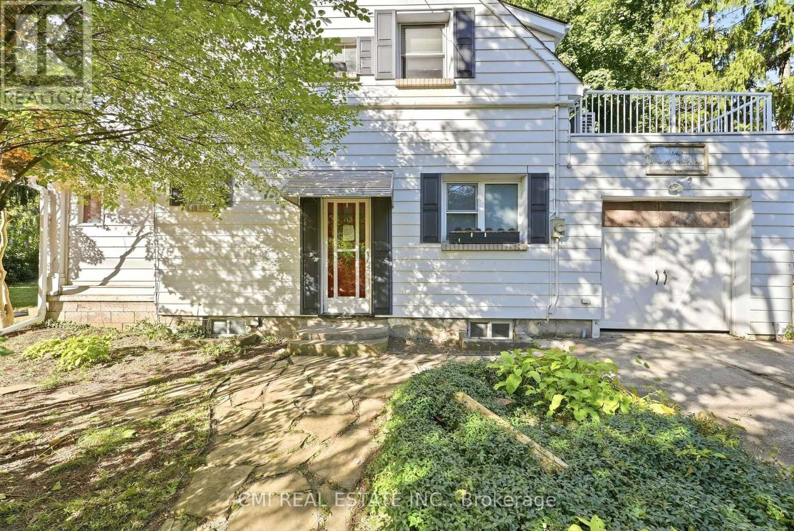 132 Base Line Road East, London South, ON photo 4