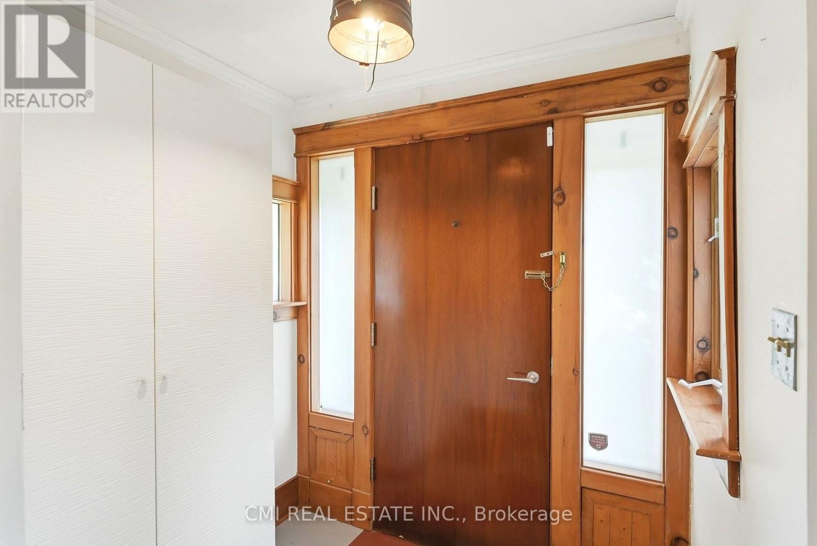 132 Base Line Road East, London South, ON photo 7
