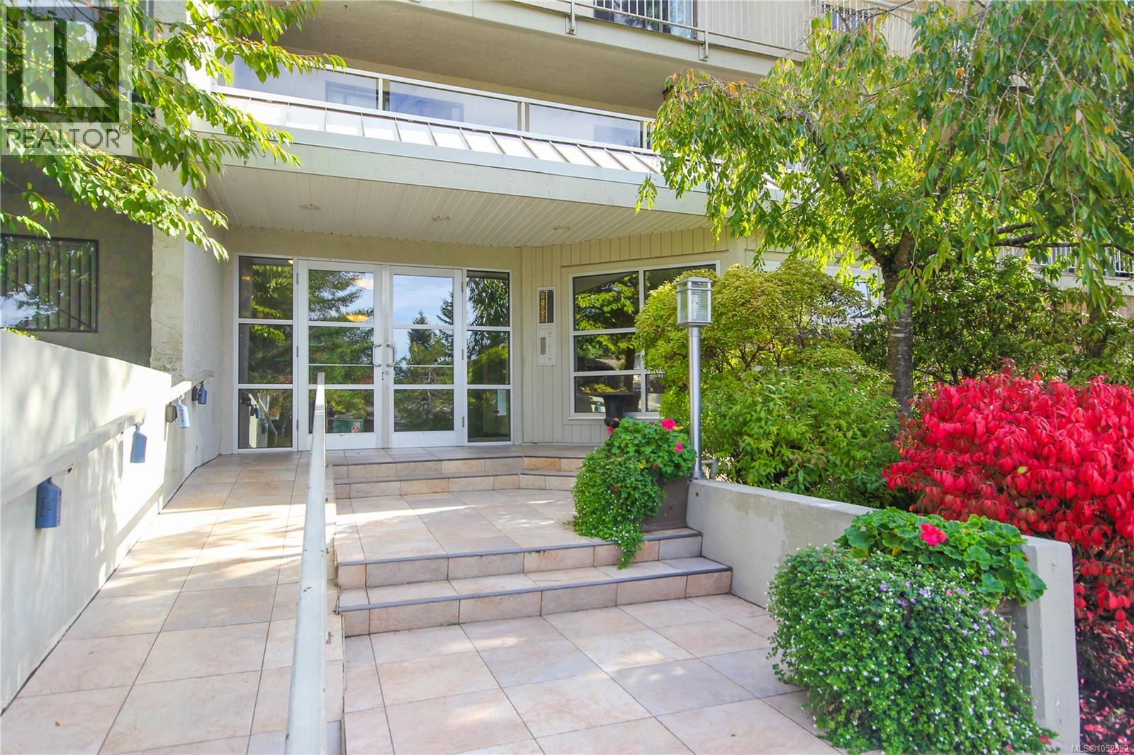 #103 4720 Uplands Dr - 16
