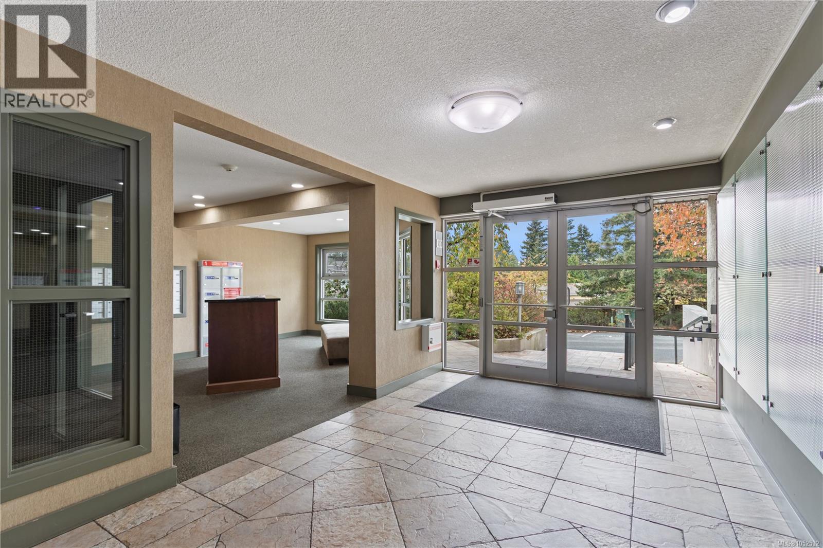#103 4720 Uplands Dr - 17