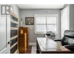 381 Woodworth Court, Hamilton, ON L9G2N2 Photo 17