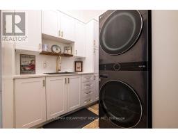 381 Woodworth Court, Hamilton, ON L9G2N2 Photo 16