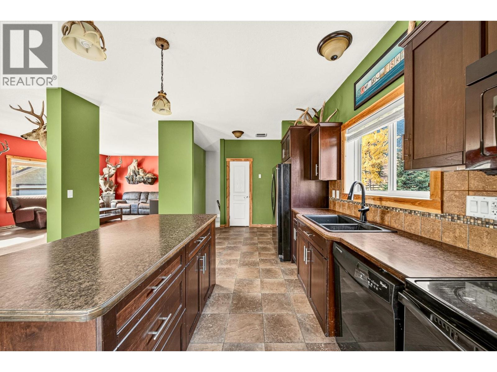 6281 Lower Elk Valley Road - 10