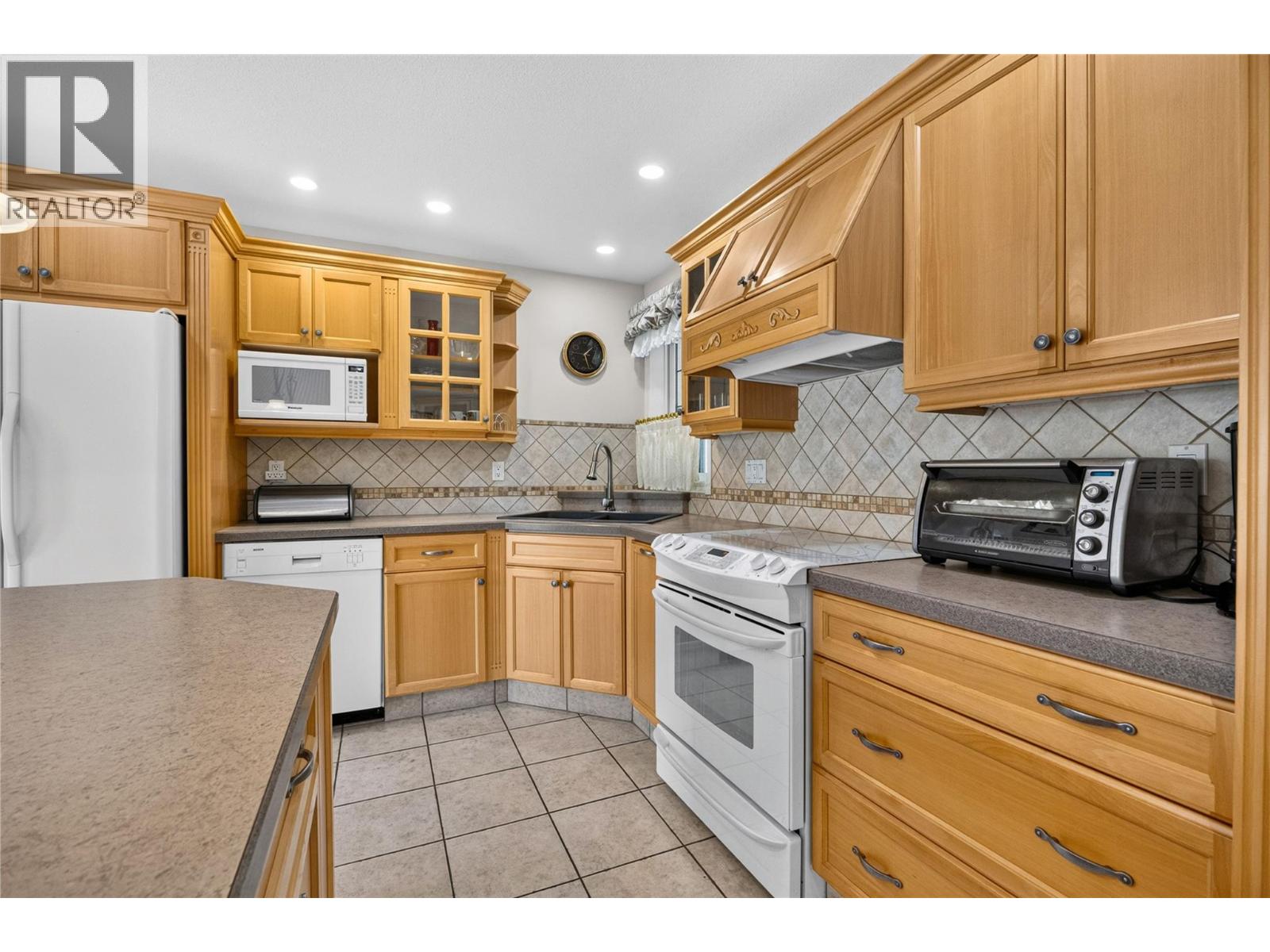 153 Yorkton Avenue - 6