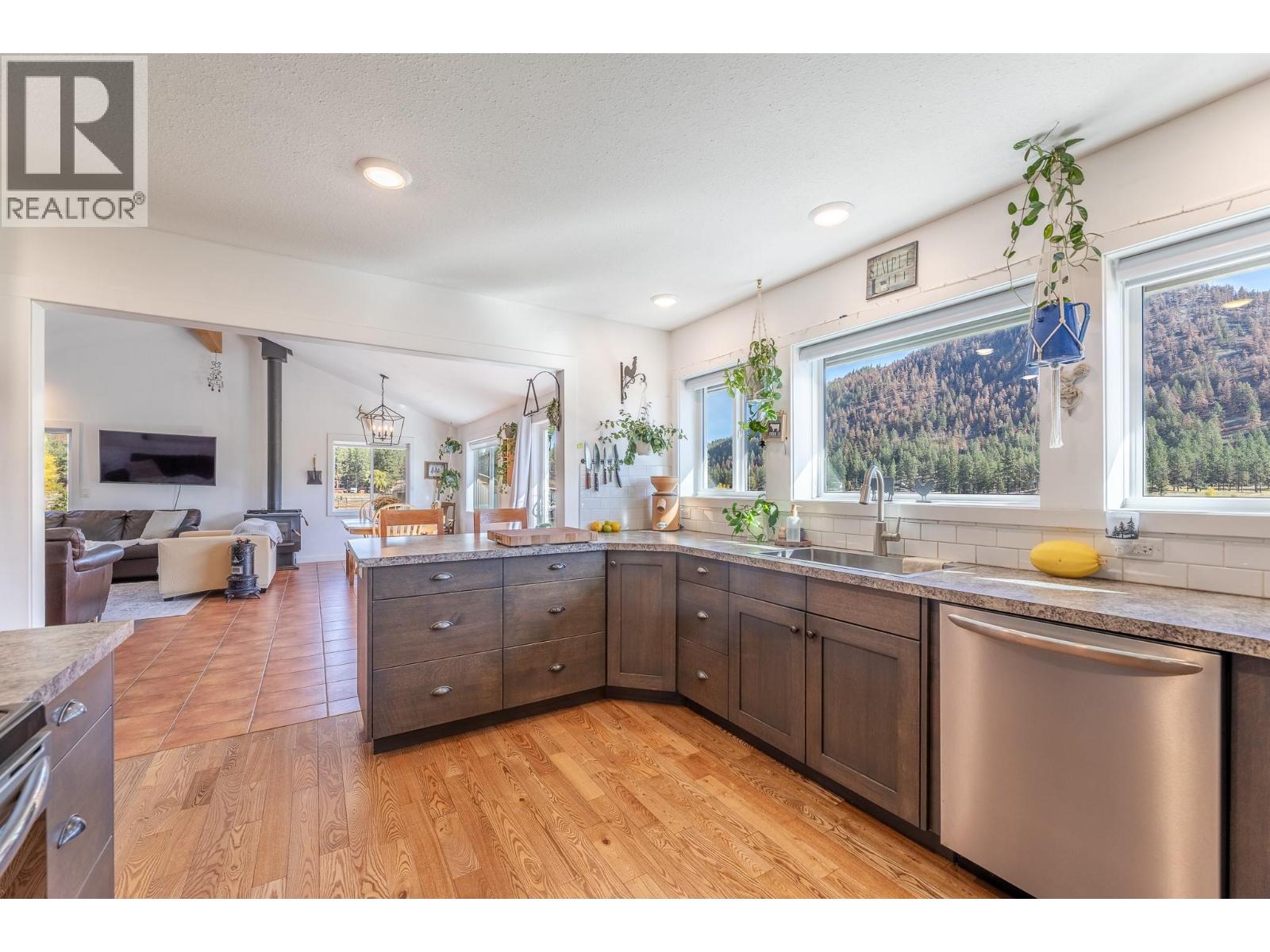 855 Fish Lake Road, Summerland - Image 1