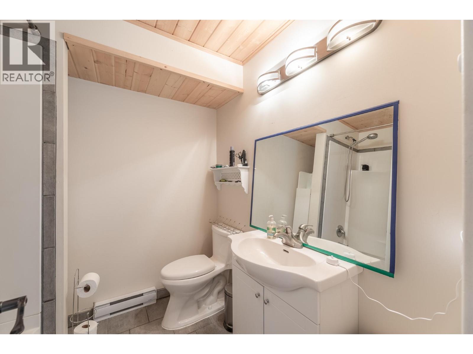 855 Fish Lake Road, Summerland - Image 1
