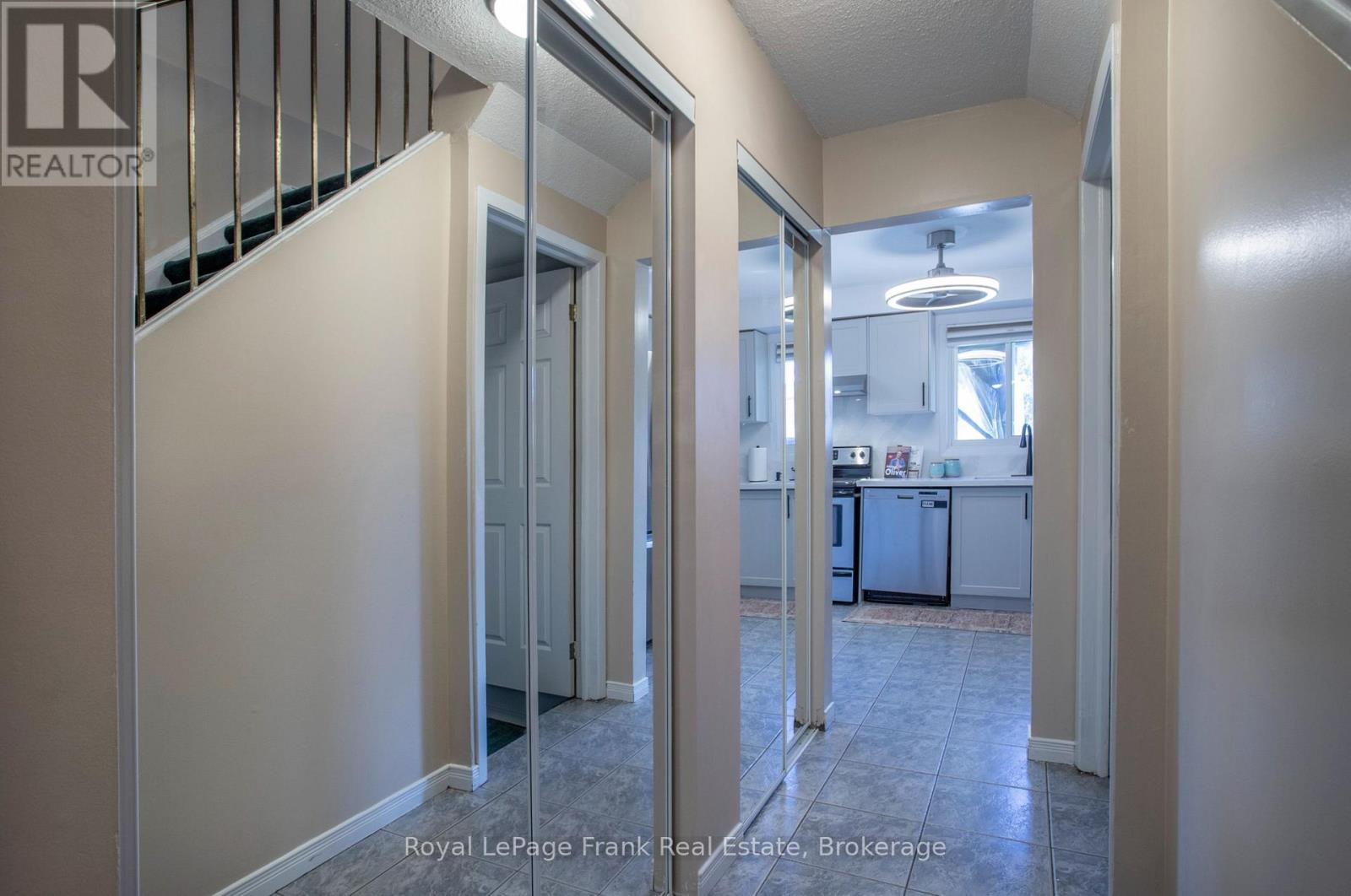 22 PEACHTREE PLACE - 14