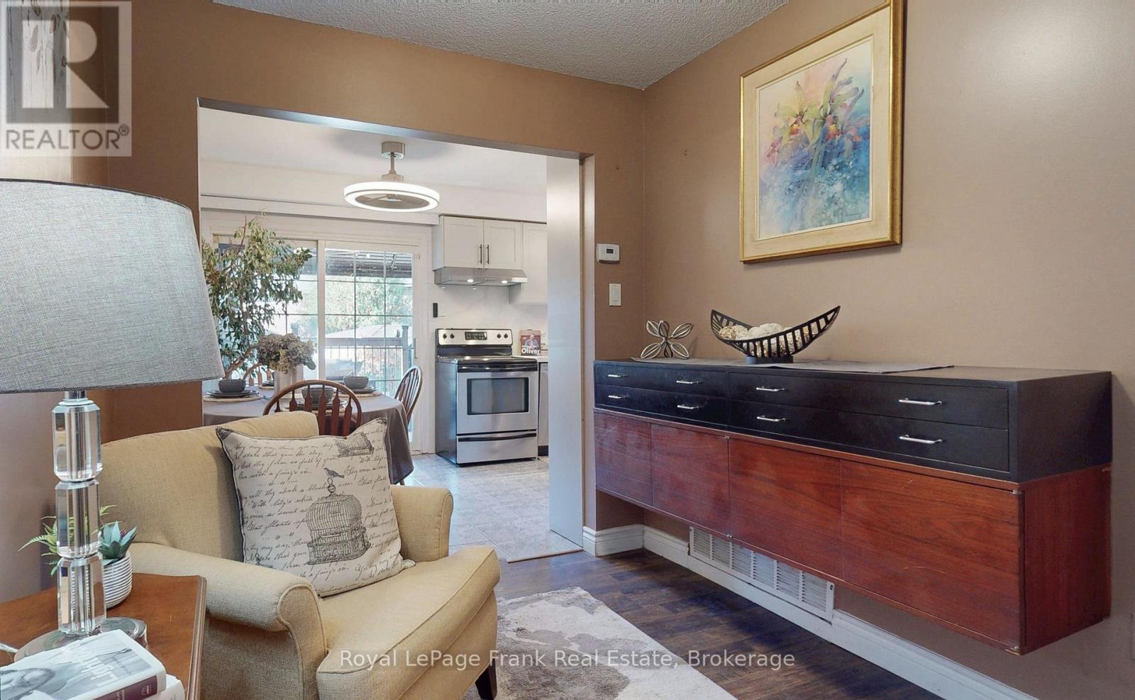 22 PEACHTREE PLACE - 9