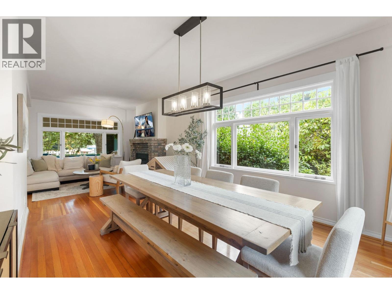 1 650 W KEITH ROAD, North Vancouver - Image 1
