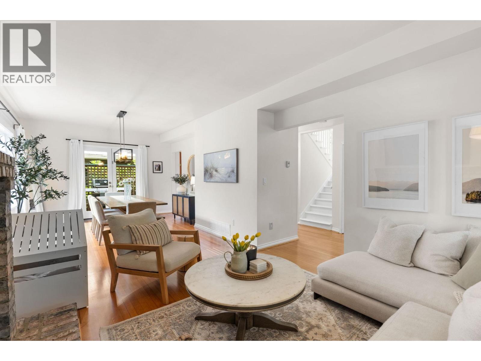 1 650 W KEITH ROAD, North Vancouver - Image 1