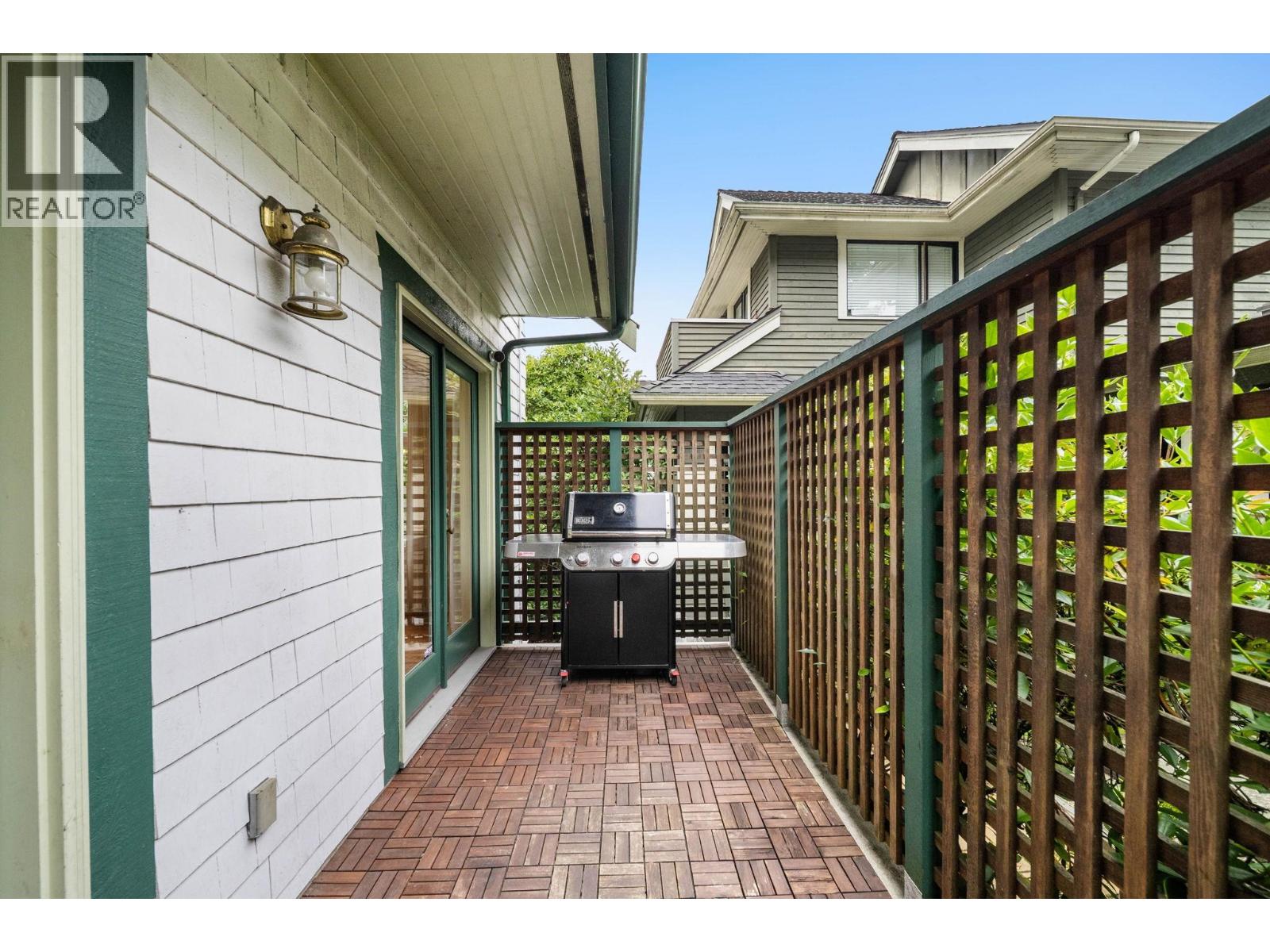 1 650 W KEITH ROAD, North Vancouver - Image 1