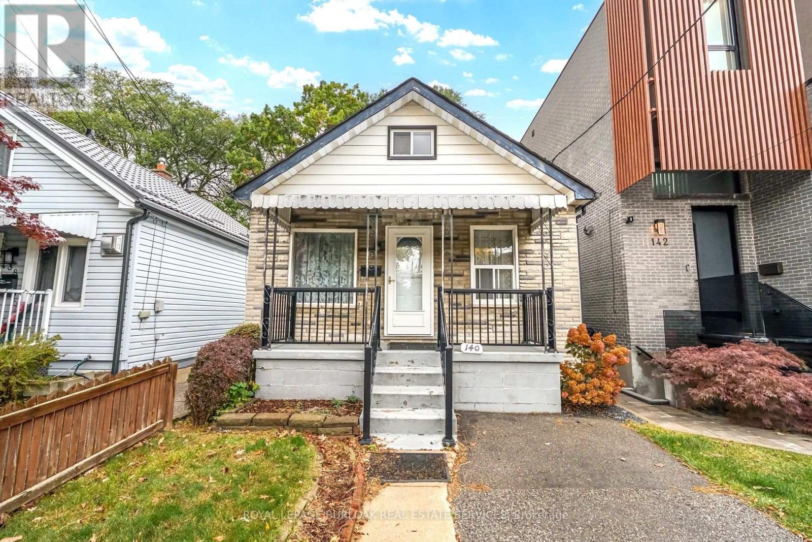 Photo of 140 Barker Avenue