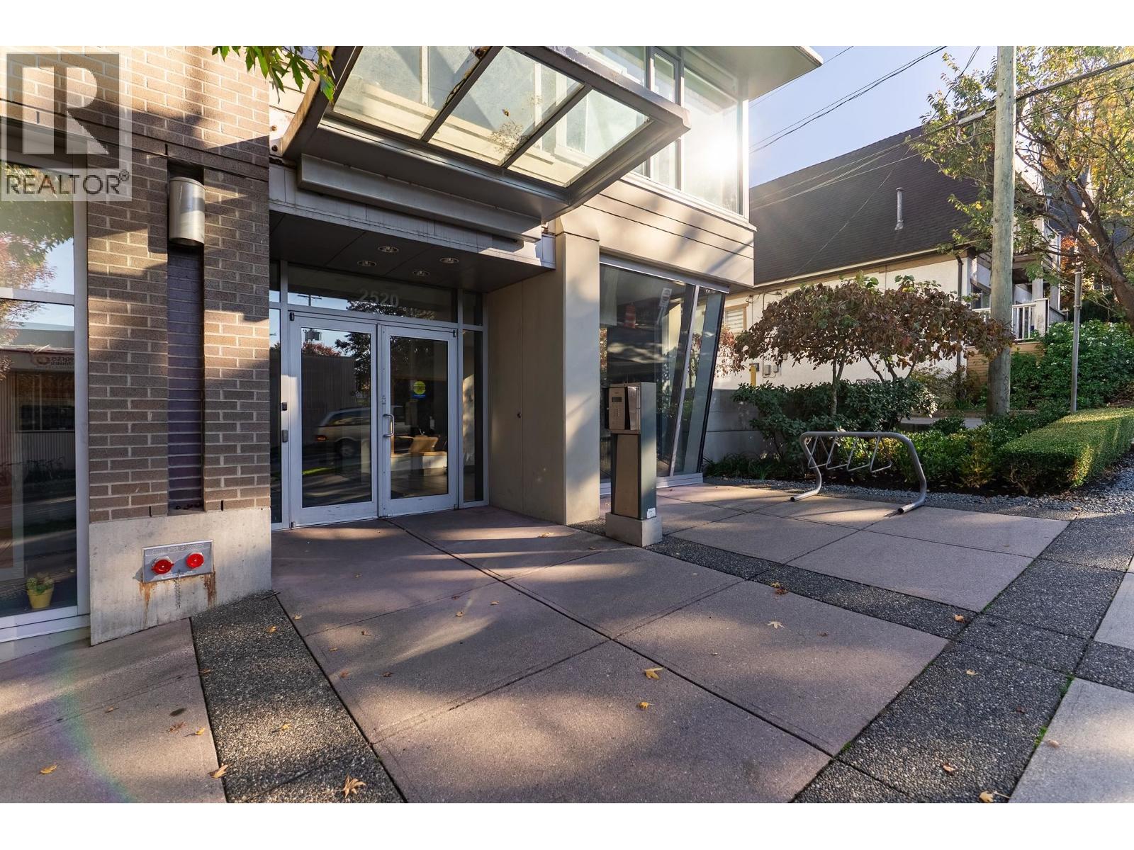 Photo of 213 2520 MANITOBA STREET 18