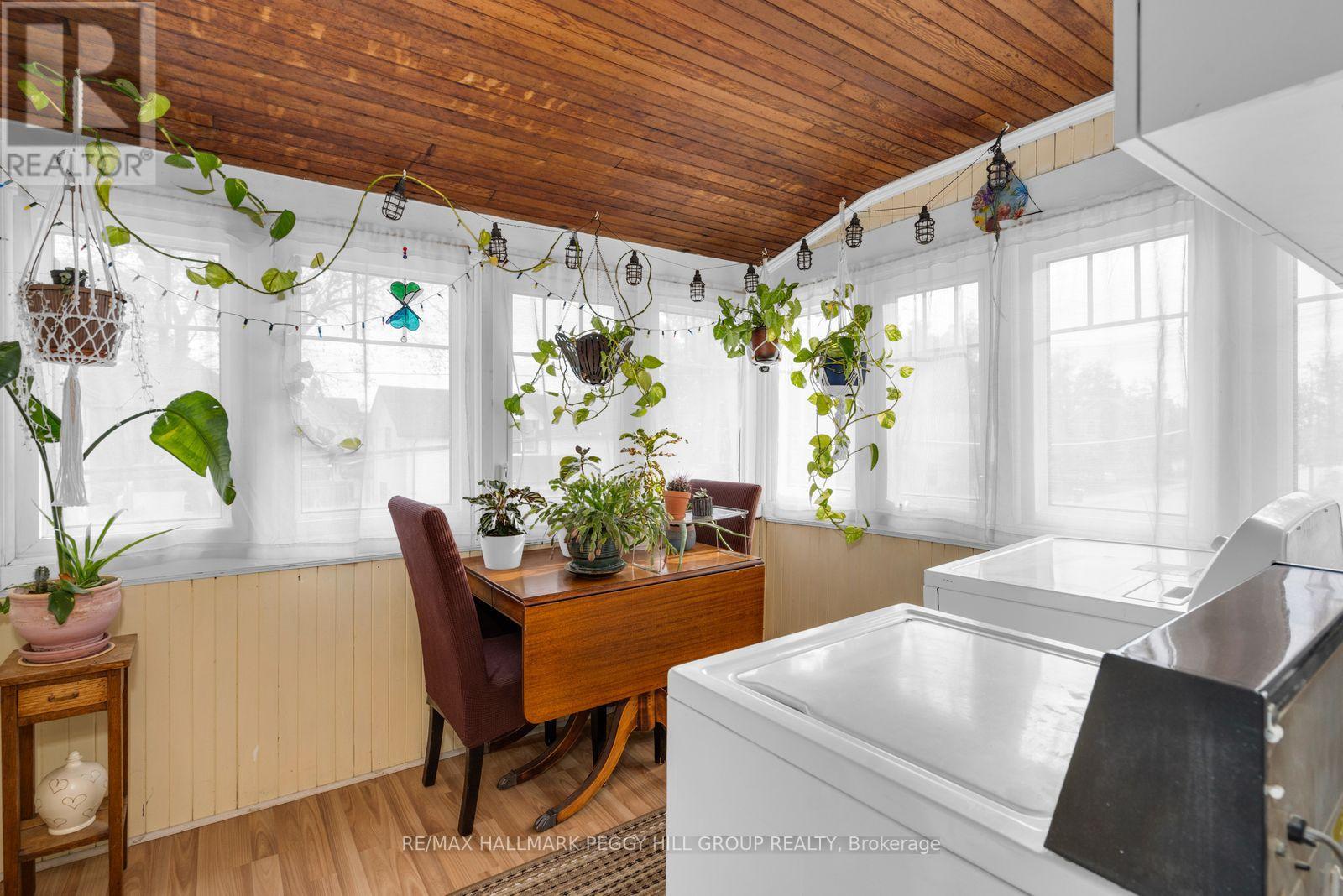 48 Brock Street, Barrie photo 17