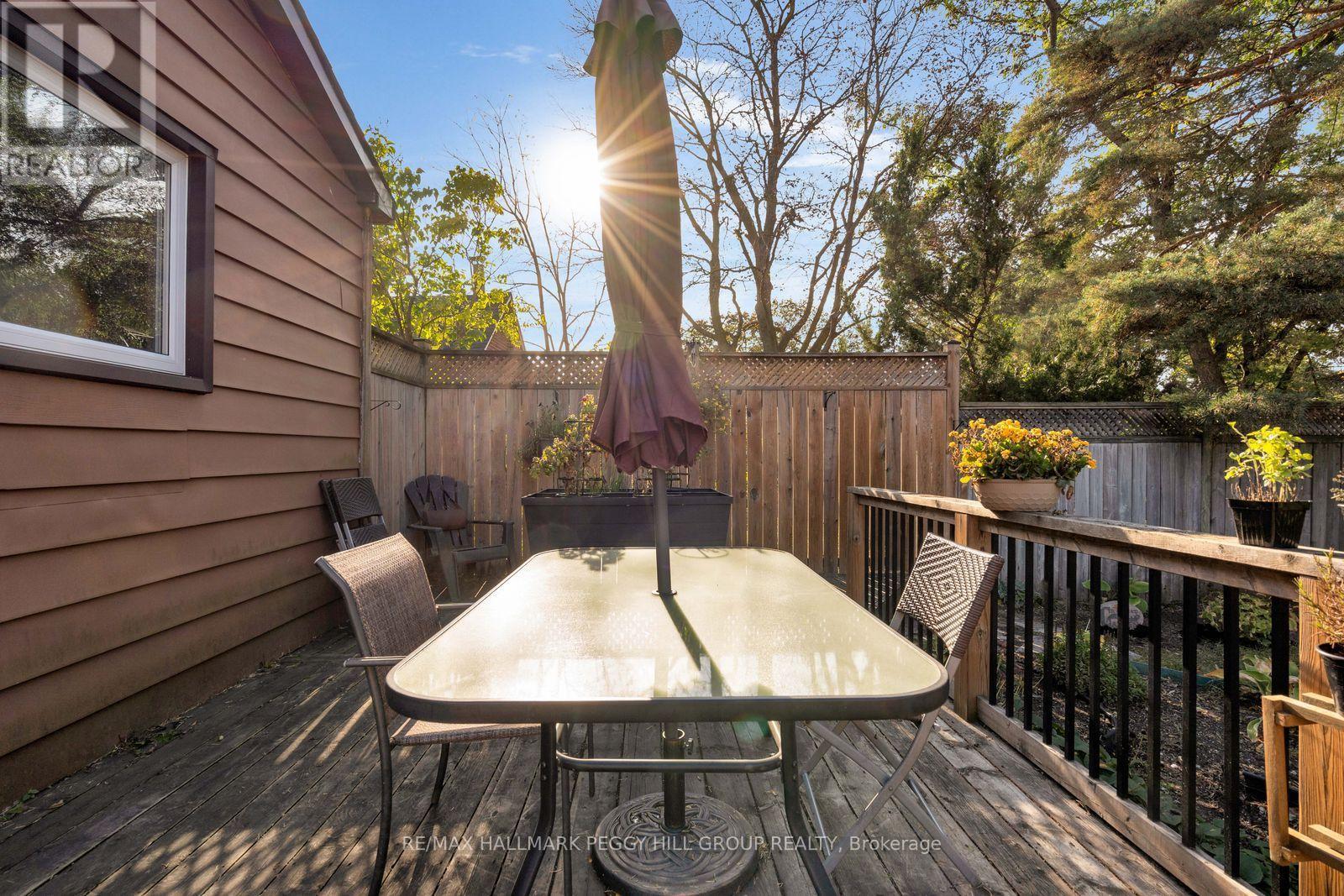 48 Brock Street, Barrie photo 18