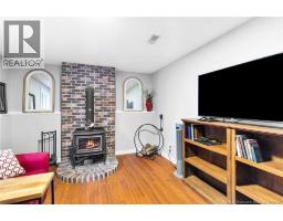 230 Case Street, photo 19