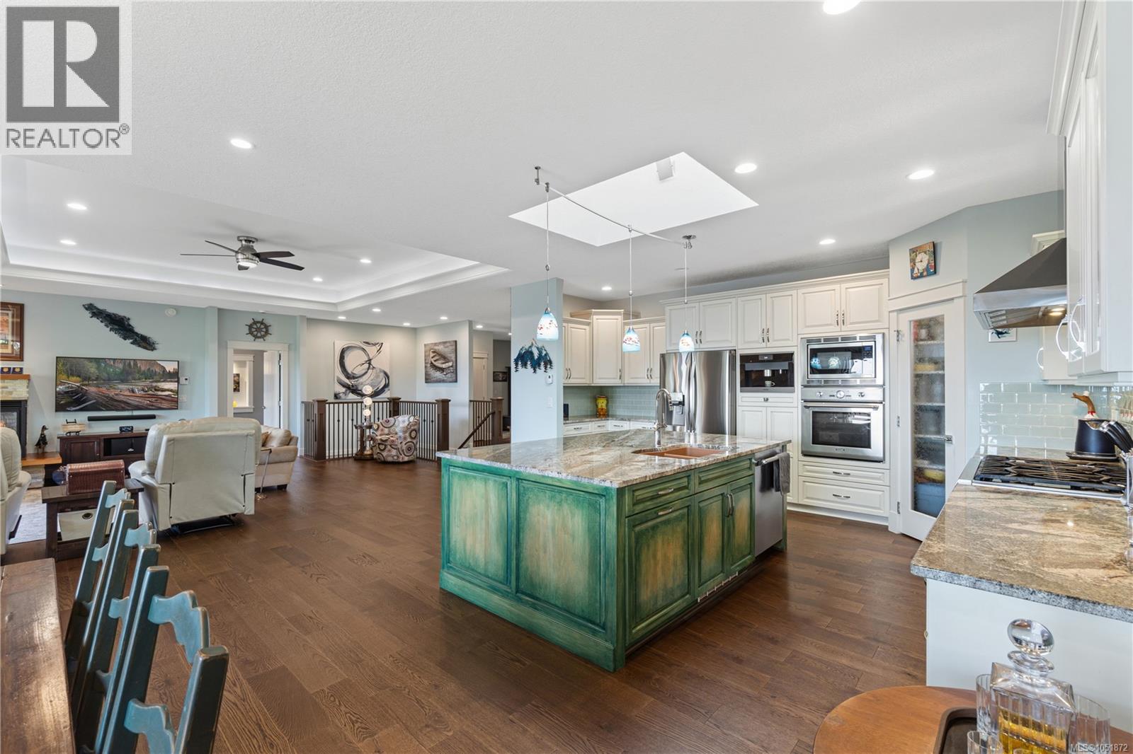 3030 Dolphin Dr - 22