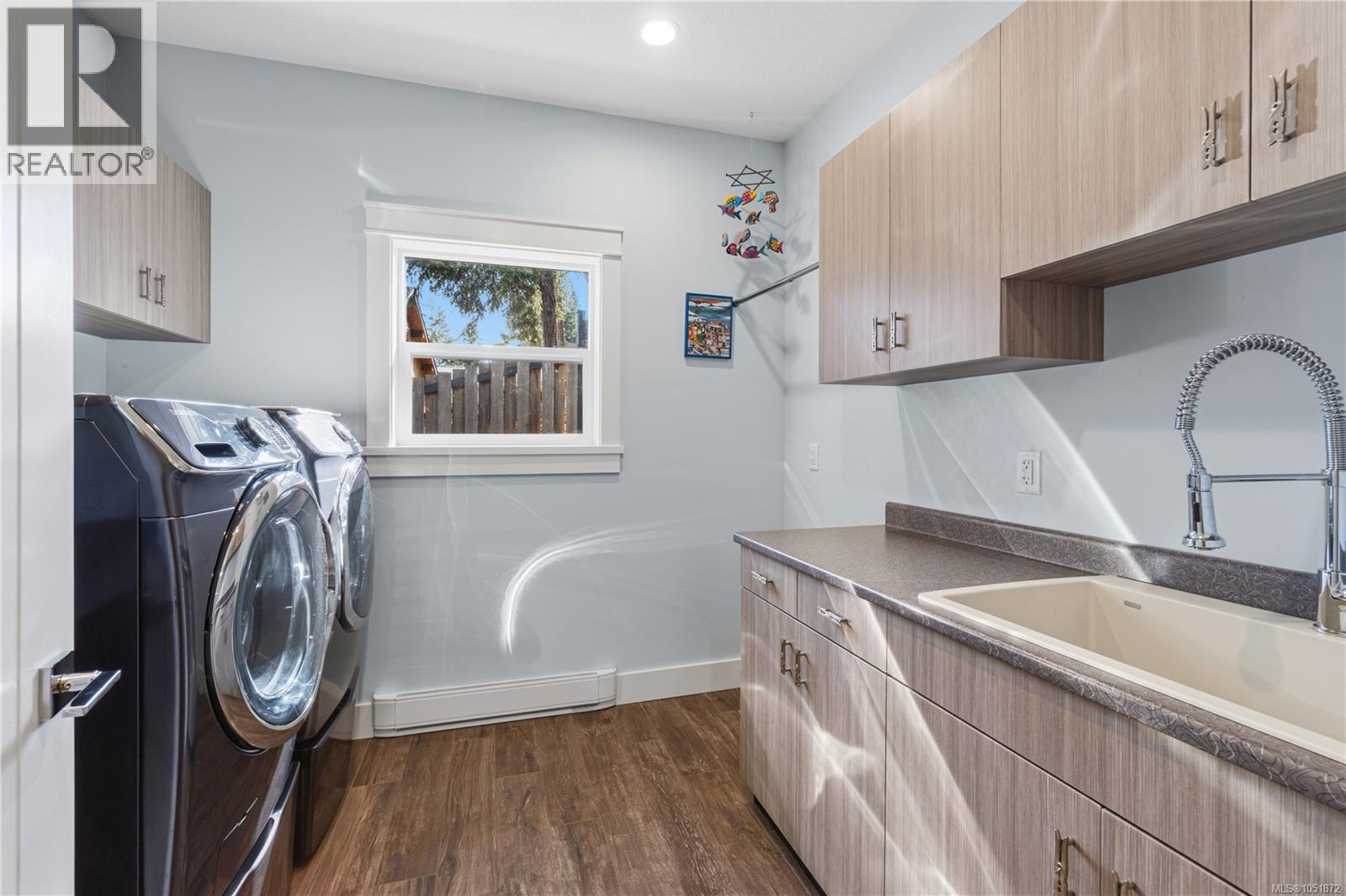 3030 Dolphin Dr - 14