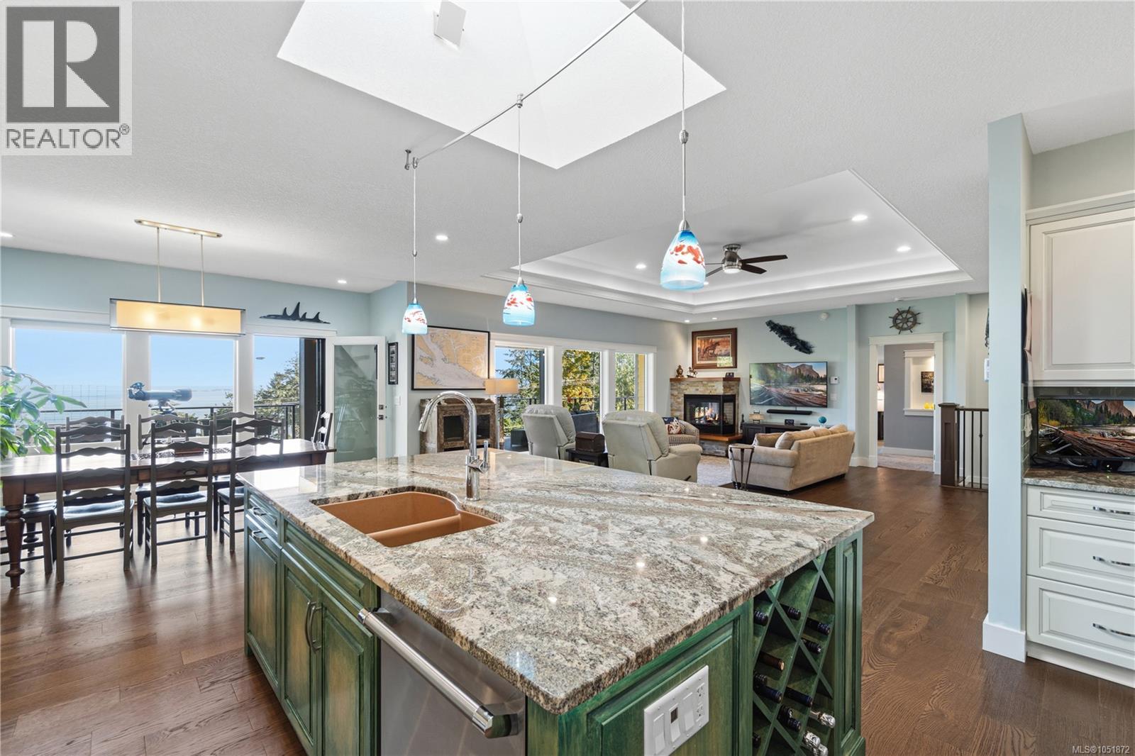 3030 Dolphin Dr - 25