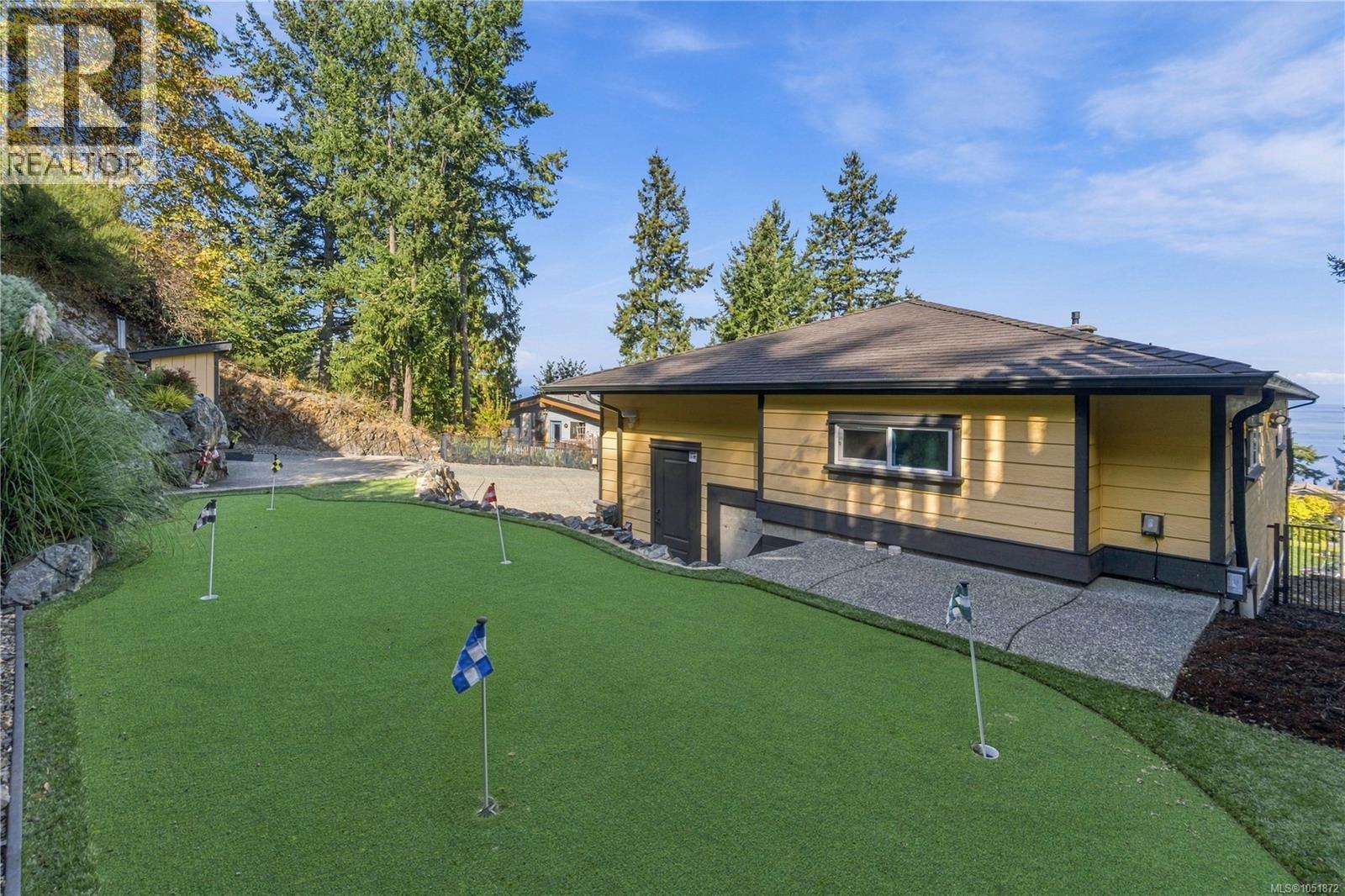 3030 Dolphin Dr - 53