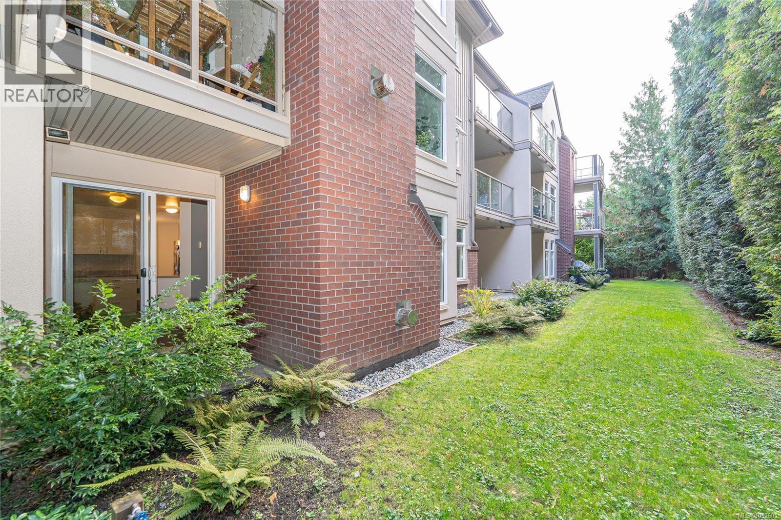 #105 835 Selkirk Ave - 15