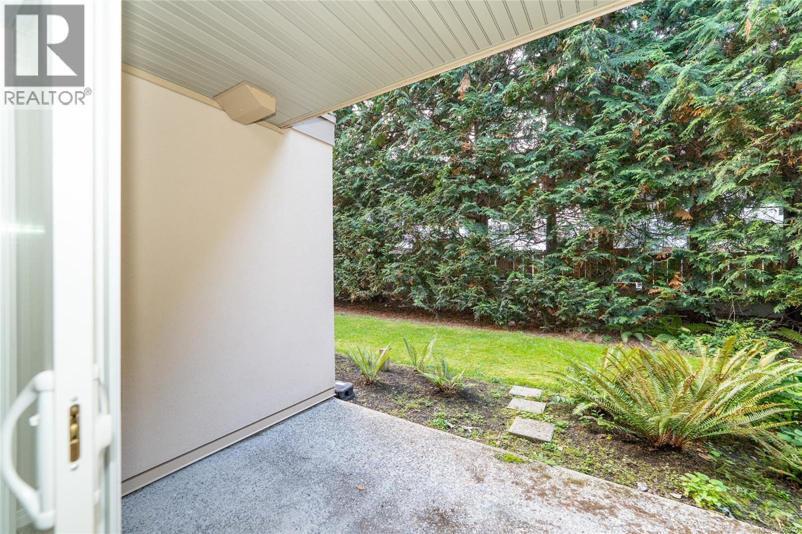 105 835 Selkirk Avenue, Esquimalt