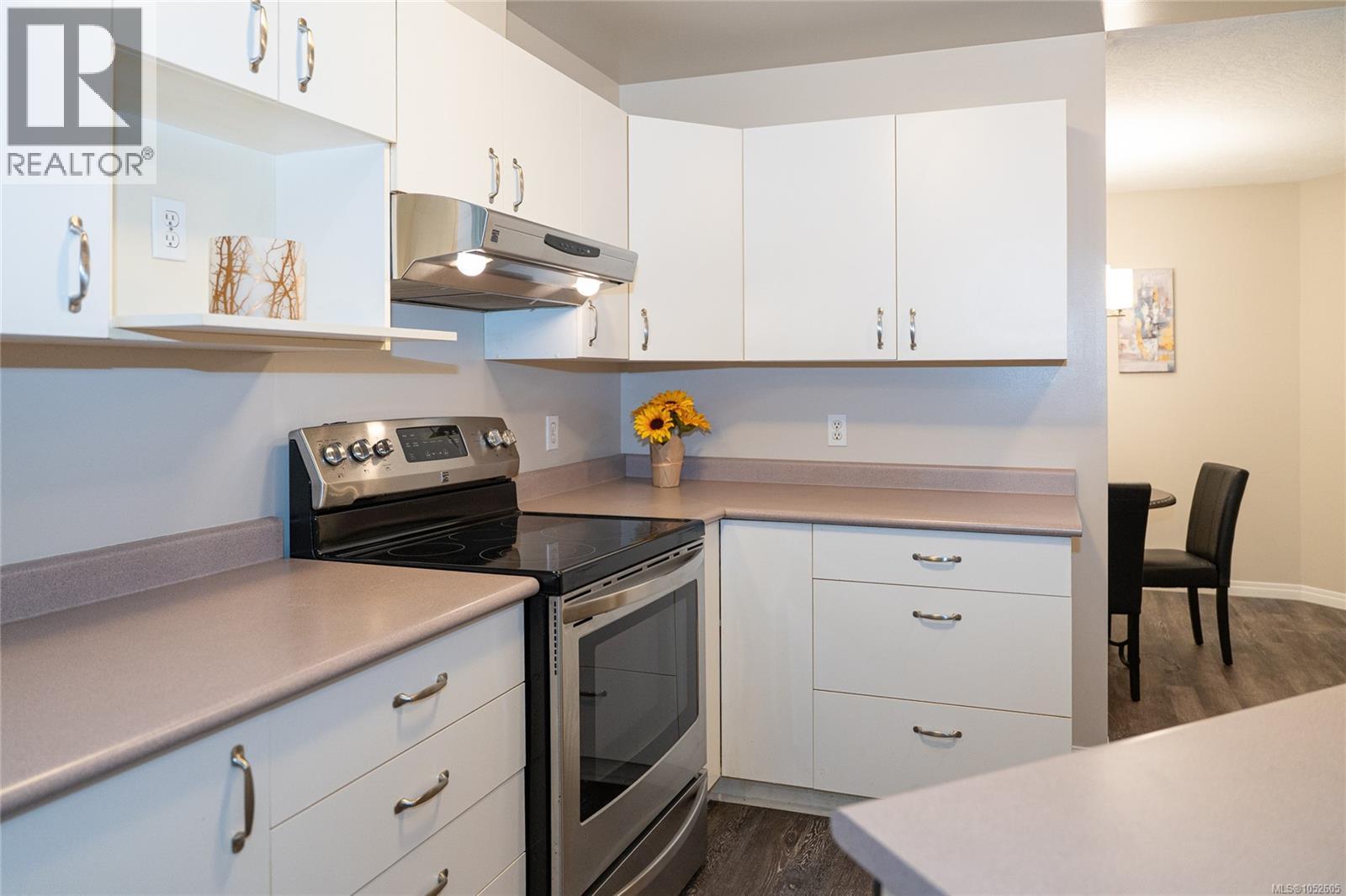 105 835 Selkirk Avenue, Esquimalt