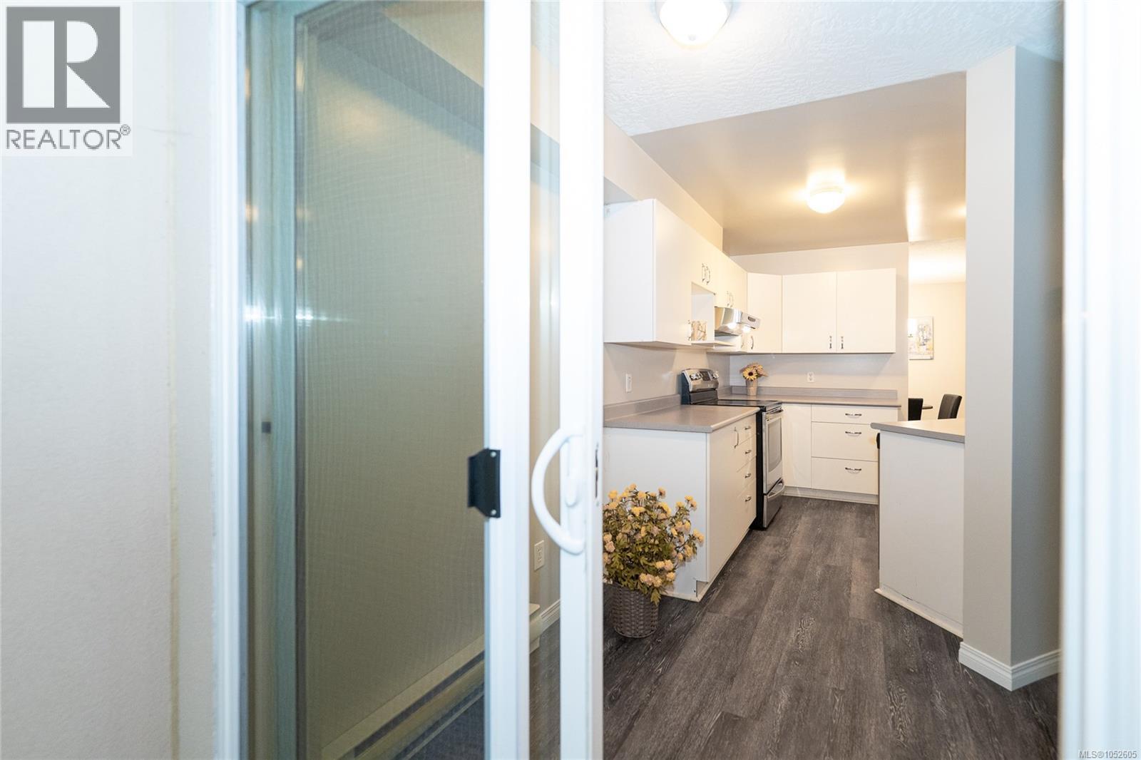 105 835 Selkirk Avenue, Esquimalt