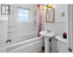 122 Empire Avenue thumbnail 14
