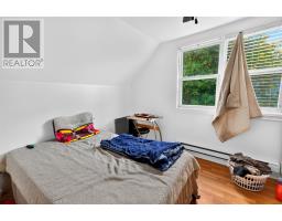 122 Empire Avenue thumbnail 16