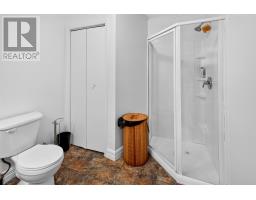 122 Empire Avenue thumbnail 18