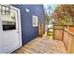122 Empire Avenue thumbnail 25