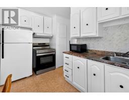 122 Empire Avenue thumbnail 6
