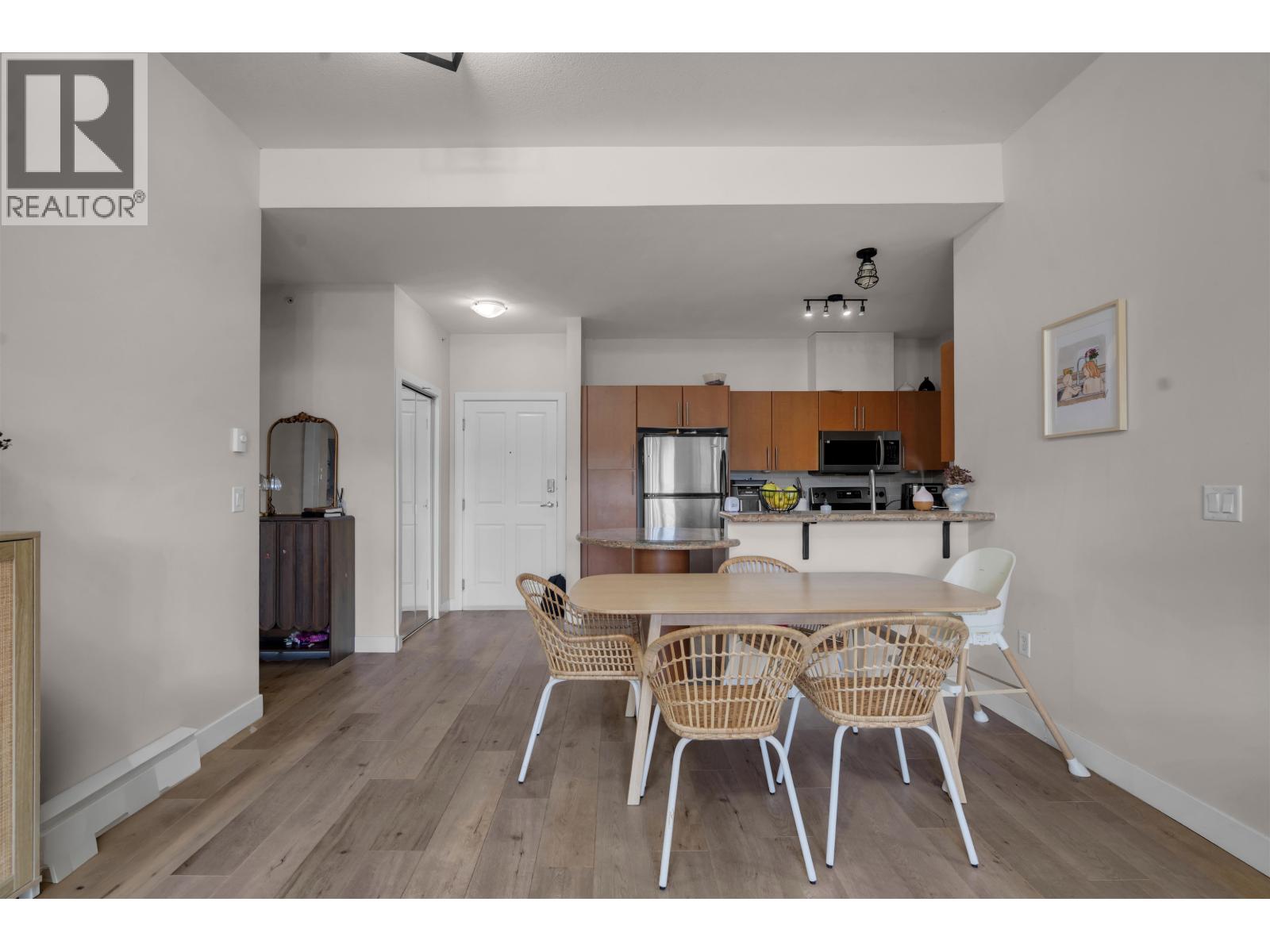 Photo of 402 2478 SHAUGHNESSY STREET 7