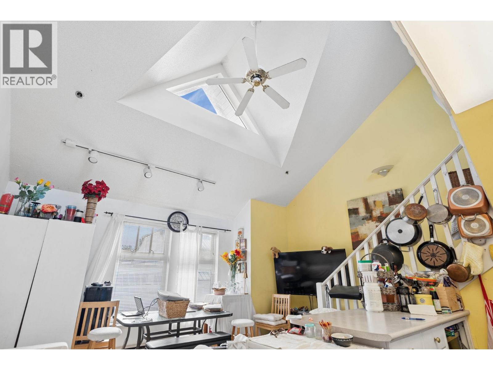 Photo of 8 2023 W 4TH AVENUE 7