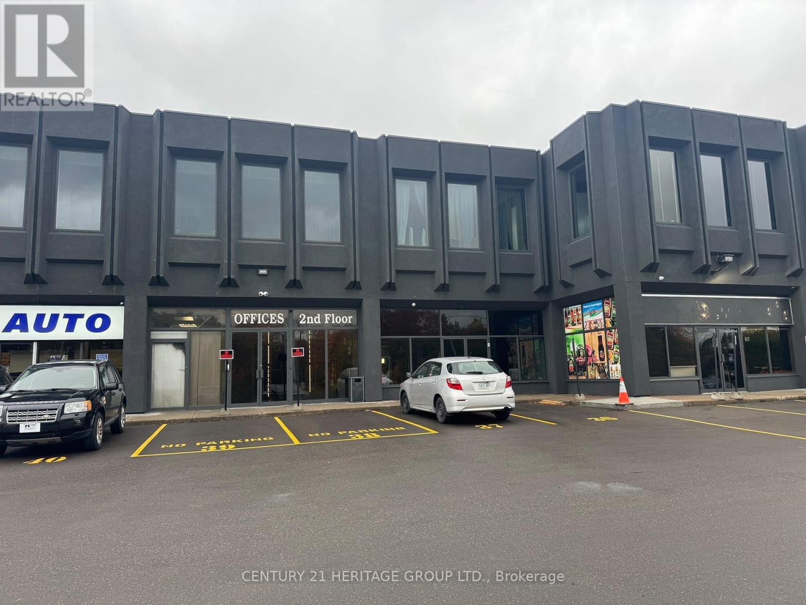 4544 Dufferin Unit 5 photo 2