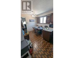 Living room - 99 Gosford Boulevard, Toronto, ON M3N2G9 Photo 10