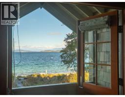 3054 Malaspina Promenade, Savary Island, BC V0N2G0 Photo 16