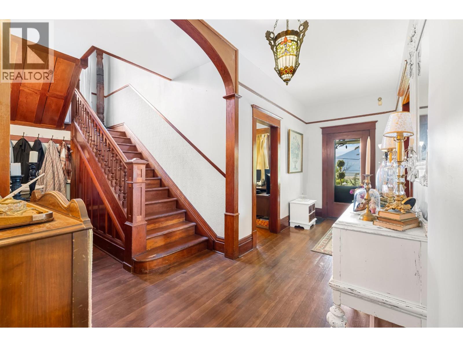 330 Northwest Boulevard - 4
