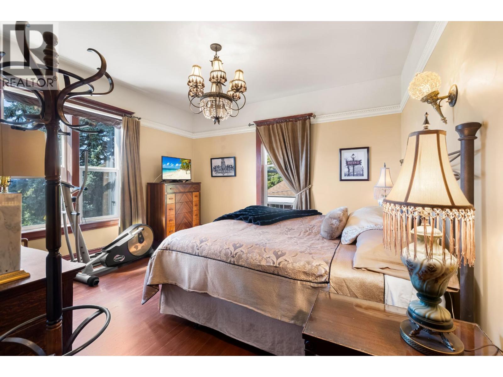 330 Northwest Boulevard - 10