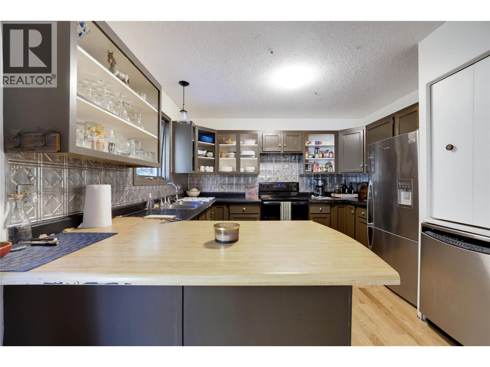 9020 Hummingbird Drive - 12
