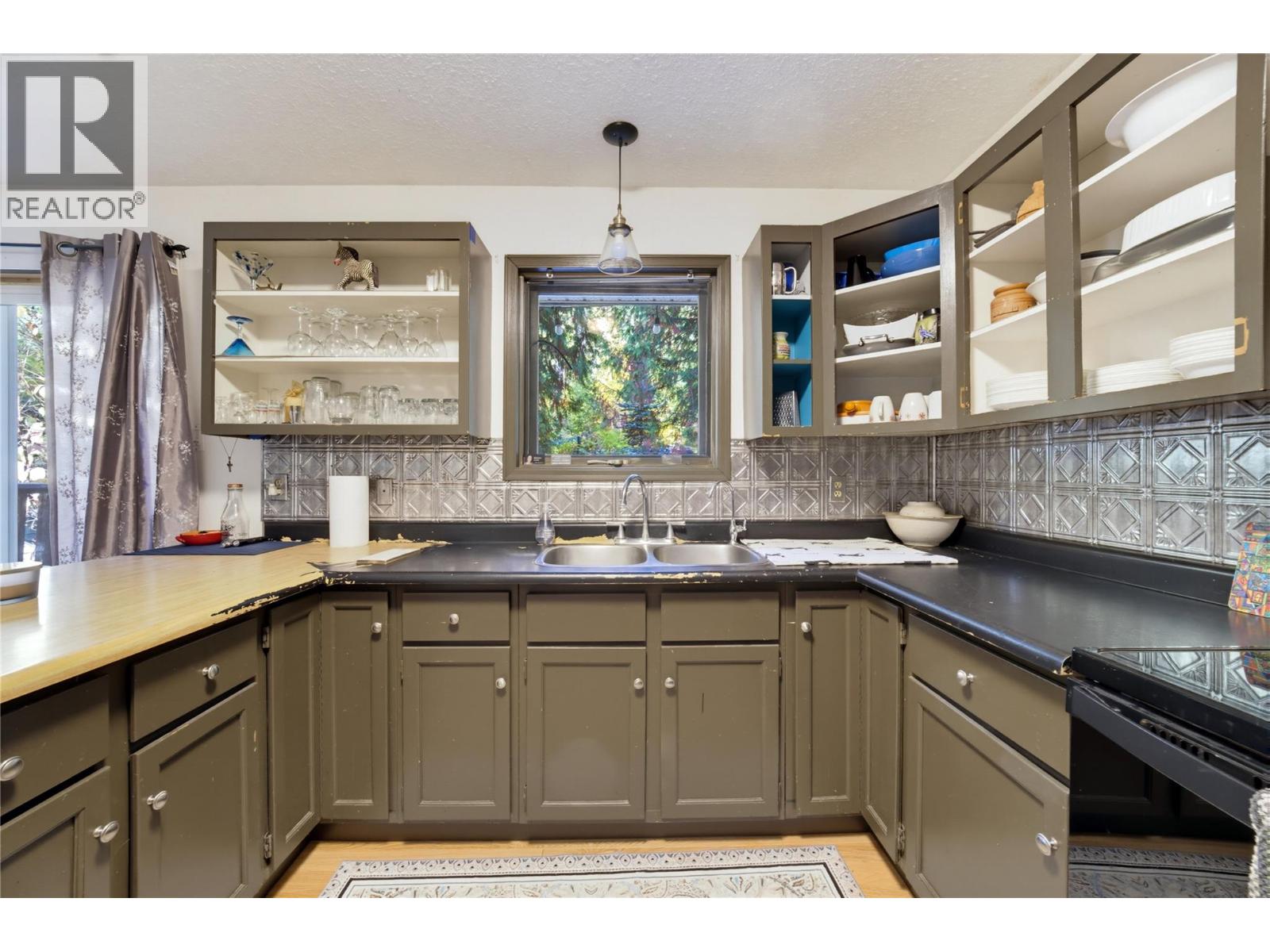 9020 Hummingbird Drive - 9