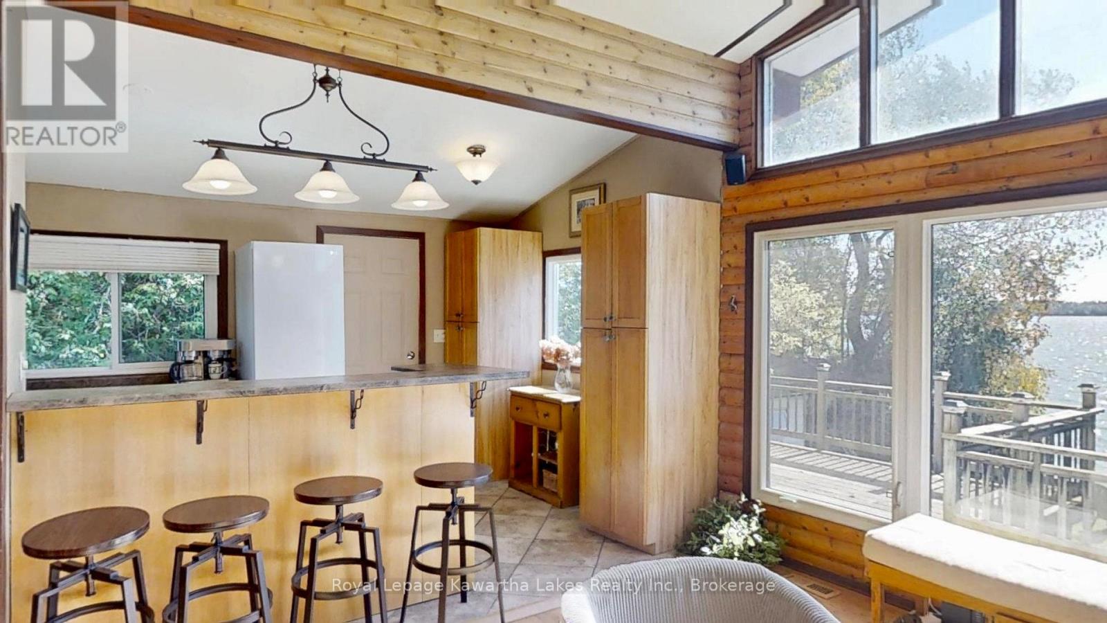 18 LAKEVIEW BOULEVARD - 10