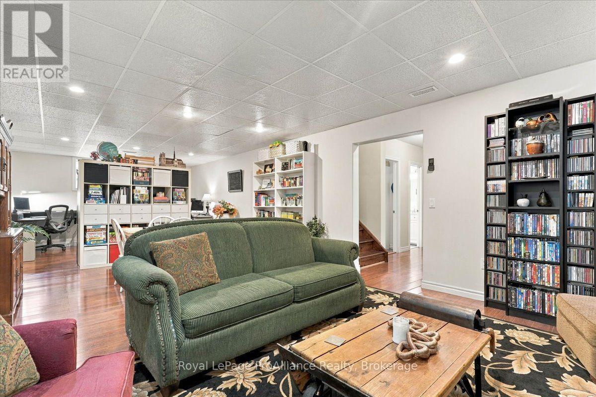 99 MCKENZIE STREET - 38