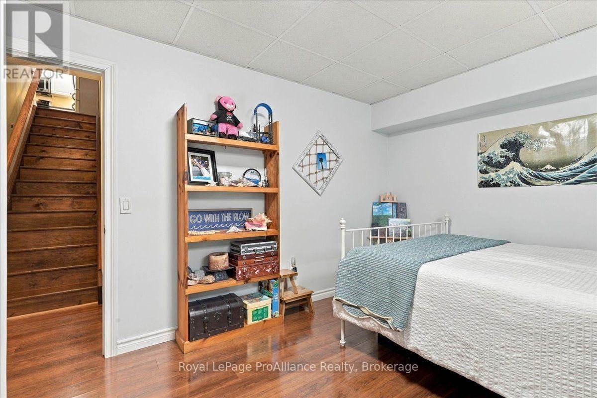 99 MCKENZIE STREET - 44