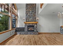 Living room - 202, 75 Dyrgas Gate, Canmore, AB T1W0A6 Photo 10